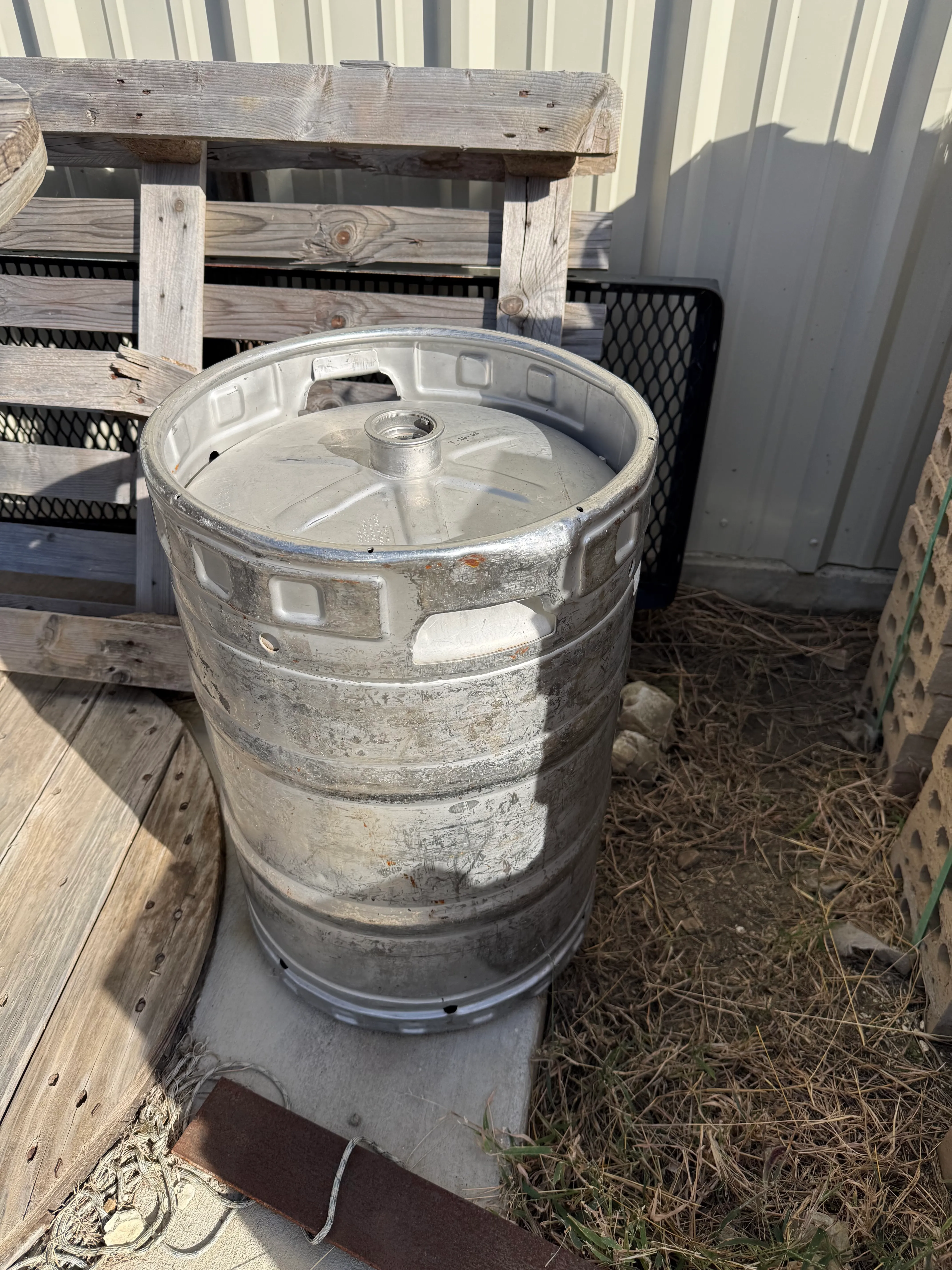 Used 15.5 Gallon Half Barrel Beer Keg - Stainless Steel Sankey D for Homebrew